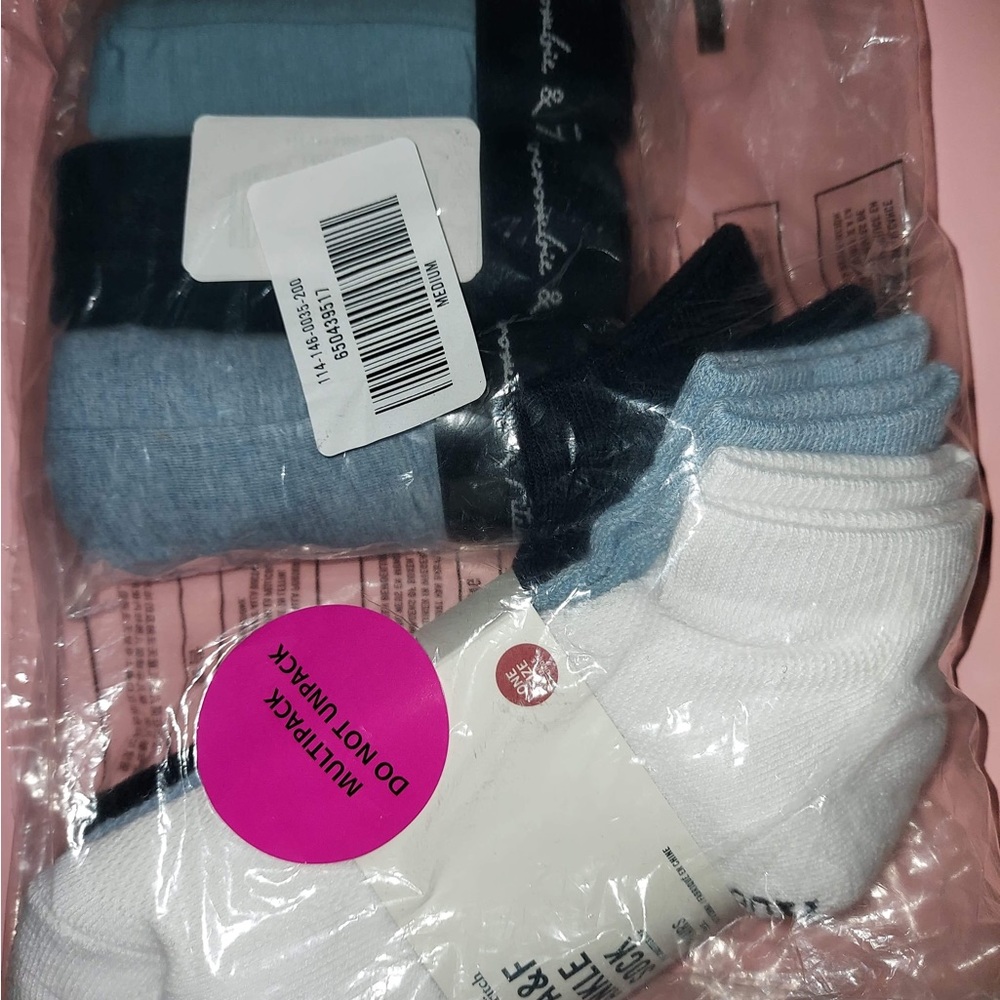 Abercrombie and Fitch Undies sock set size Medium NIP - Picture 4 of 7